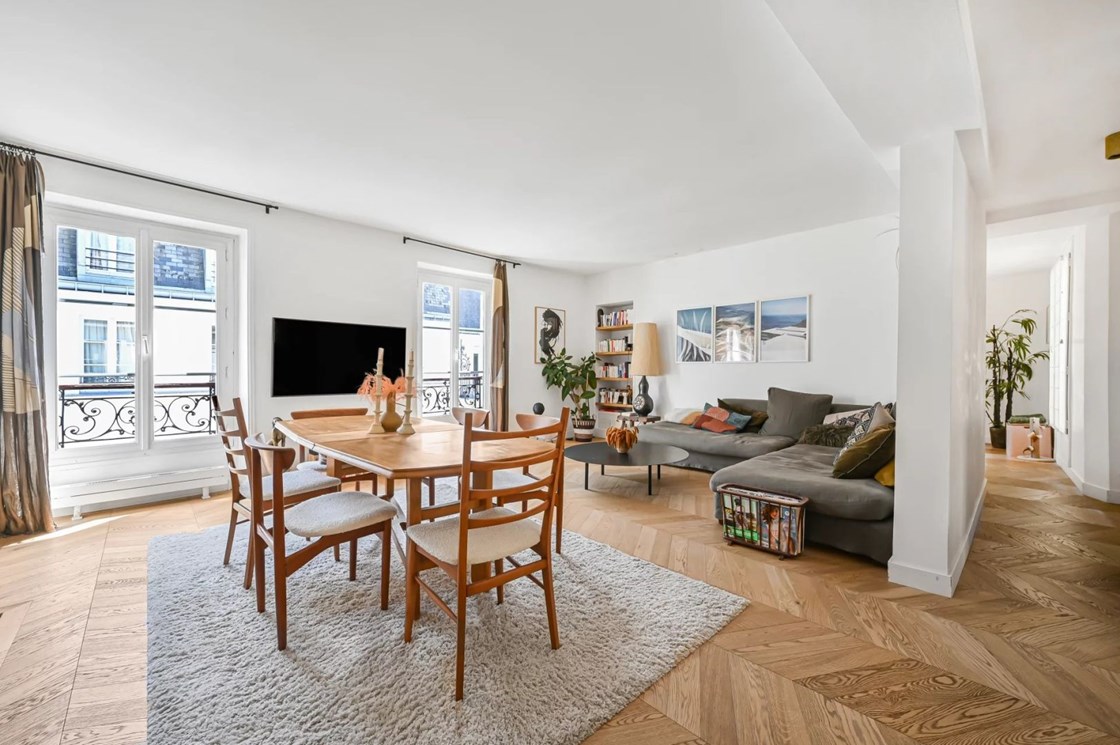 Entre la place des Vosges et le Carreau du Temple - Appartement 5 pièces - 135.12 m²  - 5ème étage avec ascenseur