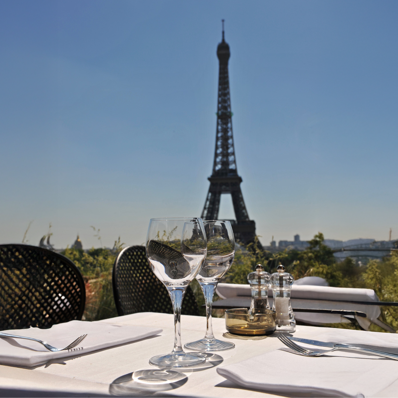 Restaurant monument historique Paris : un dîner romantique, avec une vue d’exception